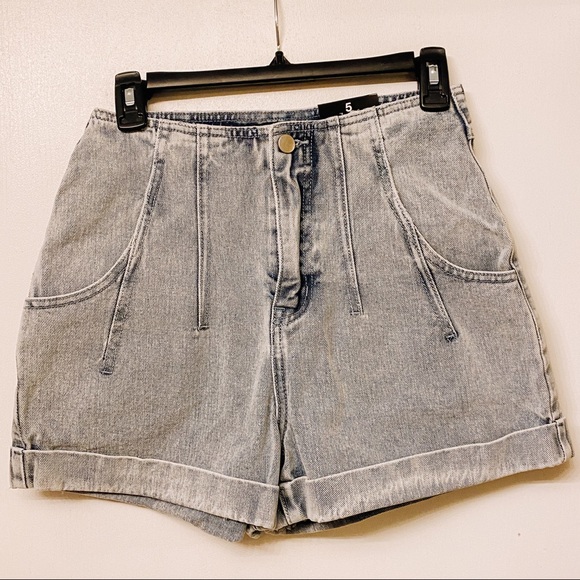 BNWT - High Waisted Light Denim Shorts - Picture 5 of 7